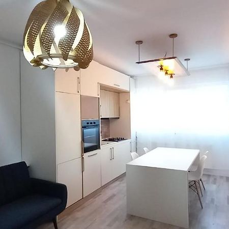 Modern 1Br Apartment With Wifi, Parking And Self Check In Bucareste Exterior foto