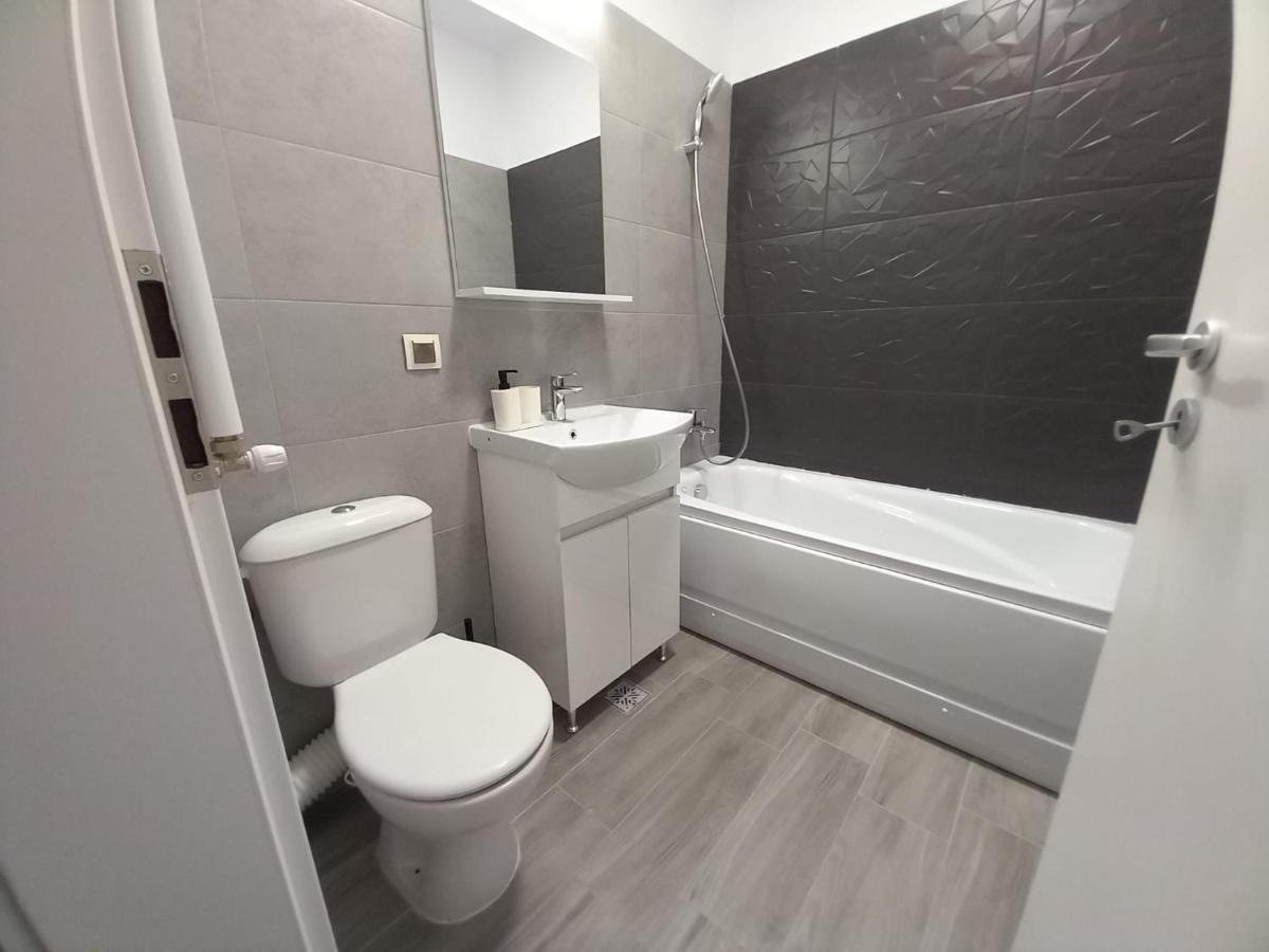 Modern 1Br Apartment With Wifi, Parking And Self Check In Bucareste Exterior foto